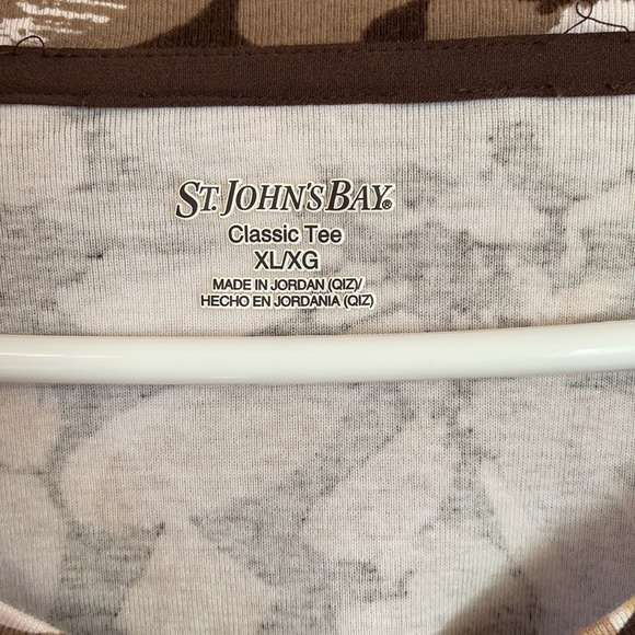 St.Johns Bay classic tee size XL🥰🥰 - Picture 2 of 3